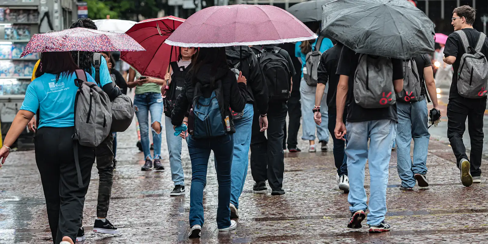 Chuvas intensas atingem país; Inmet emite alerta para tempestade no RS