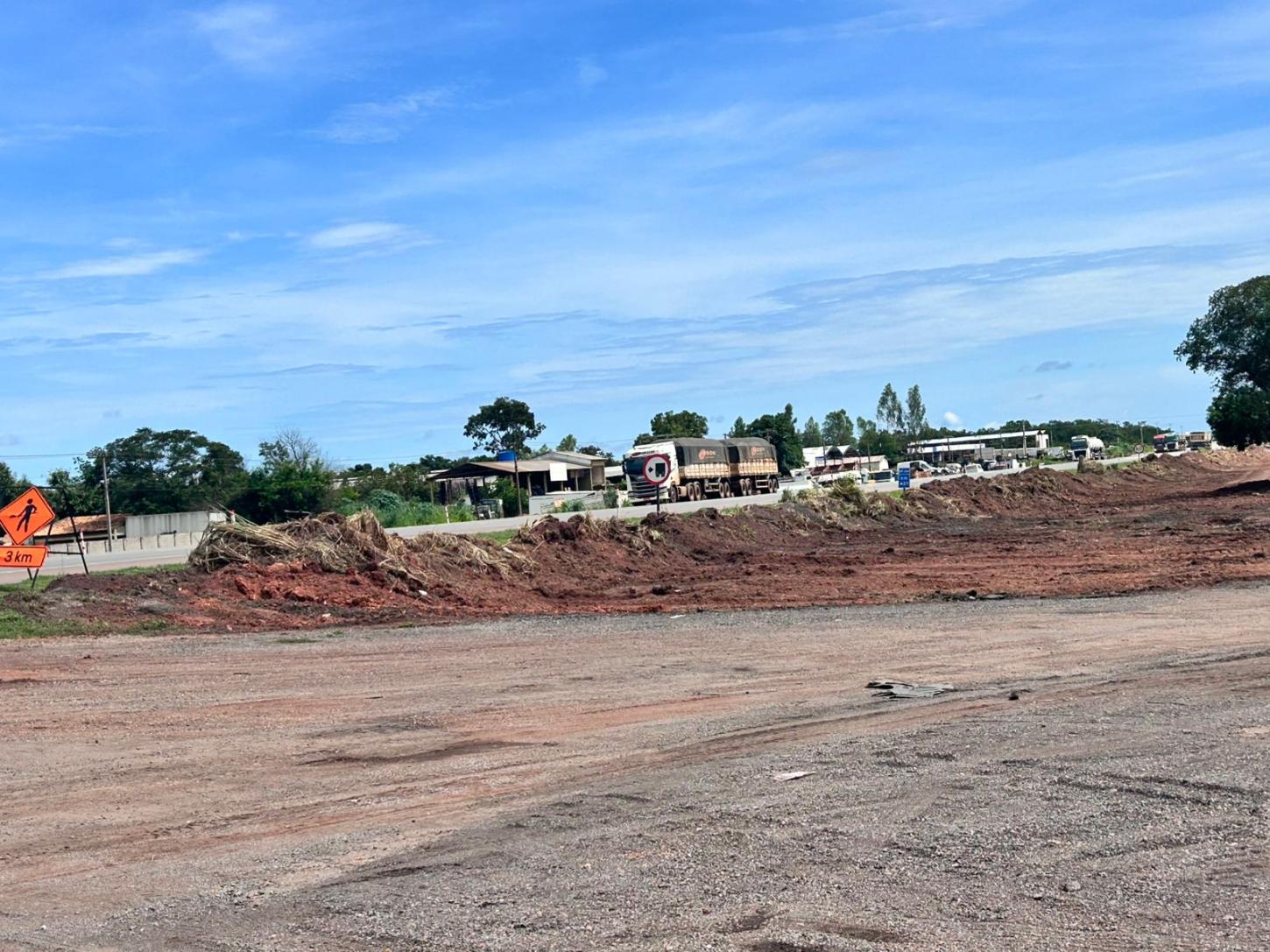 Obras da Marginal na saída de Várzea Grande prometem fim do pesadelo no trânsito, mas empresários e moradores cobram agilidade