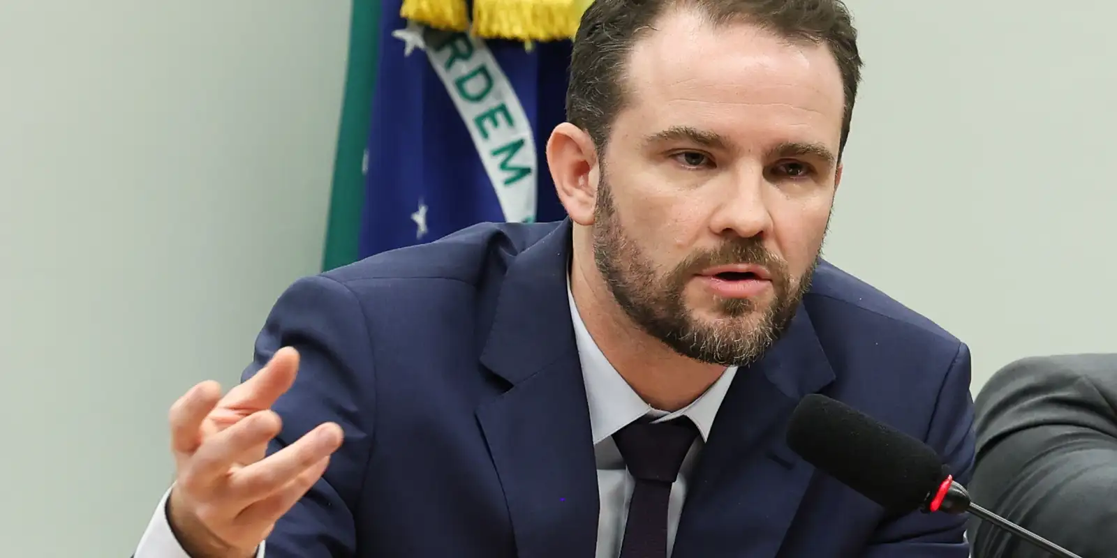 Durigan diz que União negocia avalizar empréstimo para salvar BRB