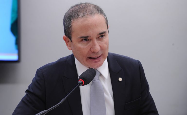 Projeto proíbe anúncios em planos pagos de streaming contratados sem publicidade