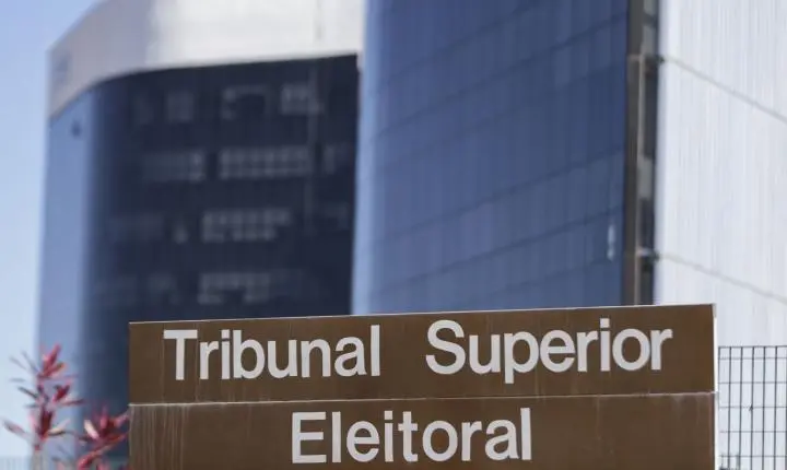 TSE publica acórdão que condenou Castro à inelegibilidade até 2030